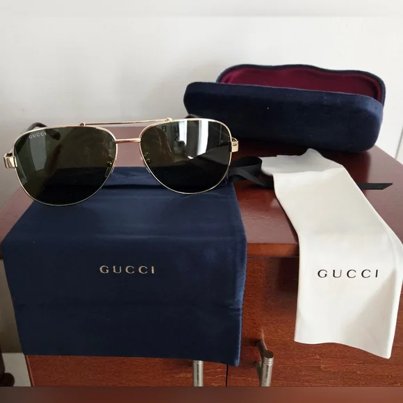 (SOLD) Gucci Unisex Aviator sunglasses GG0528S 63 GLD SHN GRN 889652236513 - Picture 7 of 11